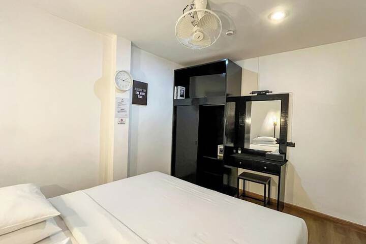 Room 25 of 196