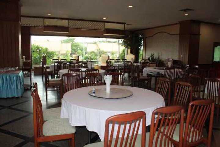Dining 55 of 72