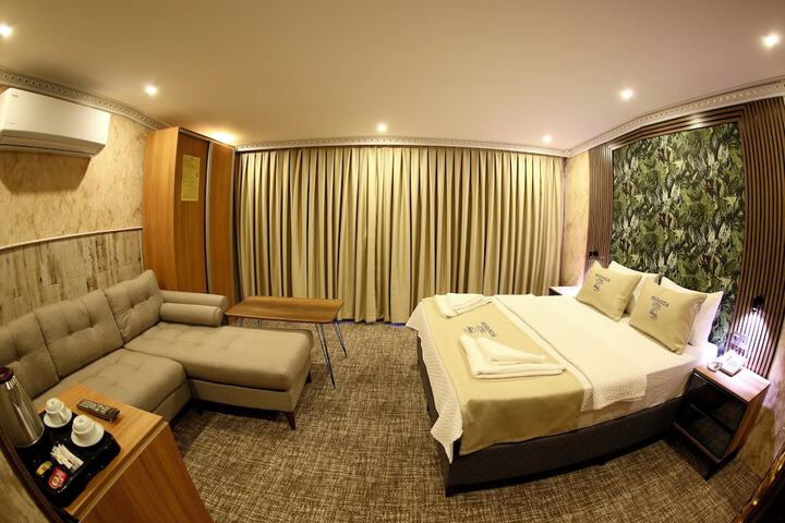 Room 36 of 170