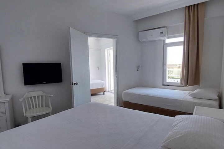 Room 13 of 50
