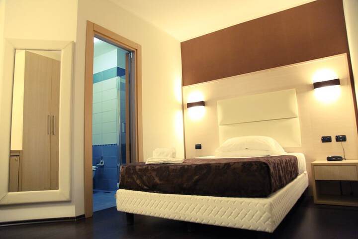 Room 18 of 65