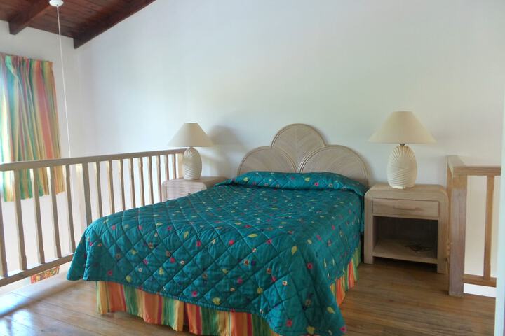 Room 2 of 35