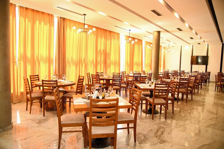 Dining 46 of 61