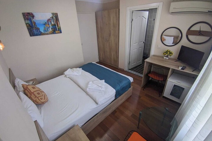 Room 13 of 48