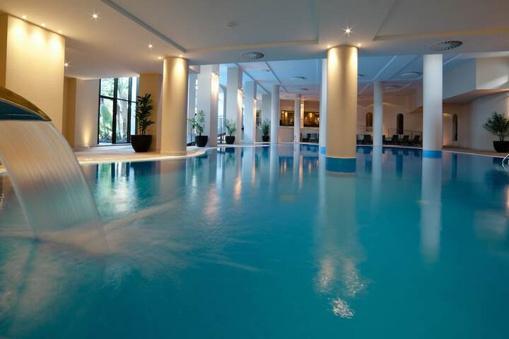 Hotel Pool