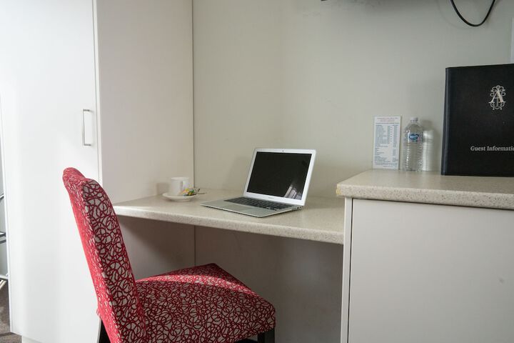 Room 42 of 79