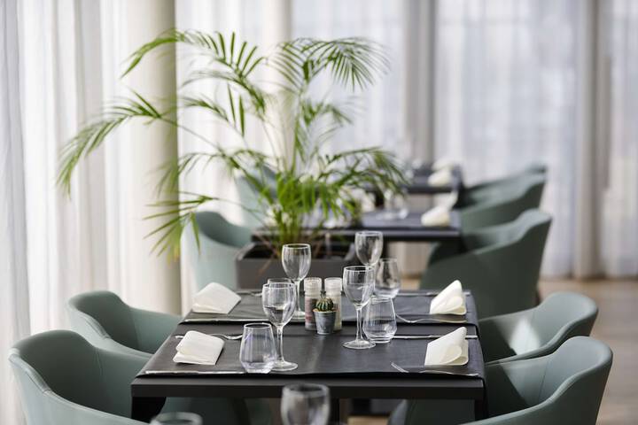 Dining 70 of 116