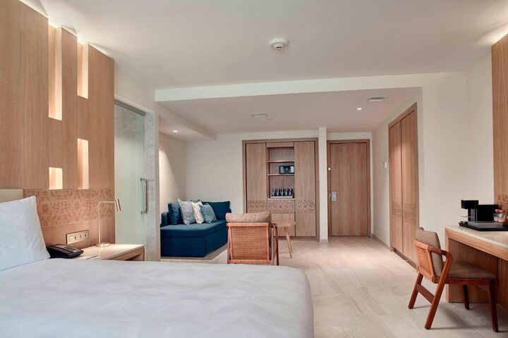 Room 9 of 162