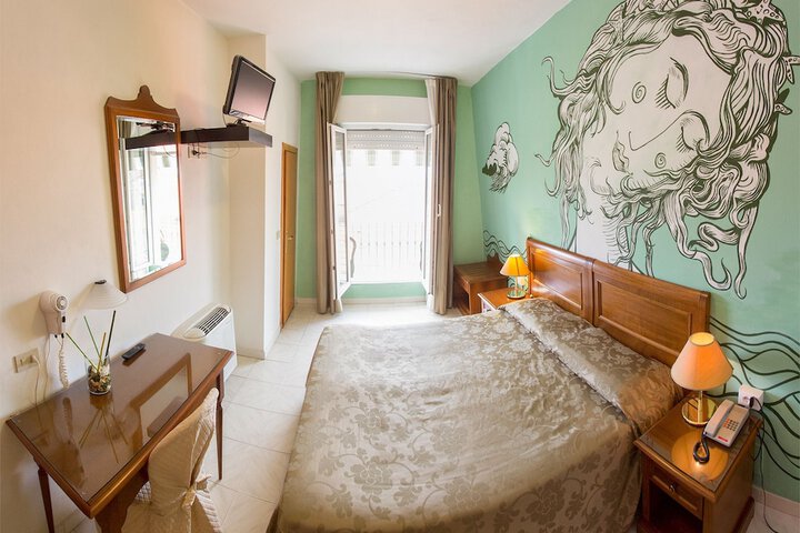 Room 11 of 60