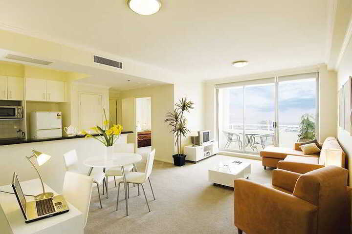 Room 4 of 5