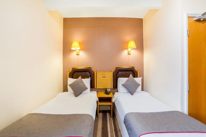Room 21 of 43