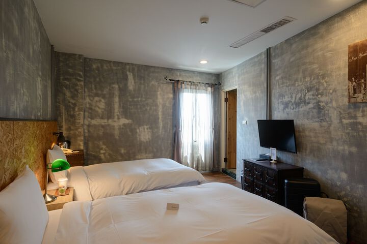 Room 18 of 81