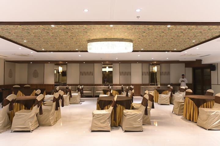 Ballroom/Hall 62 of 72