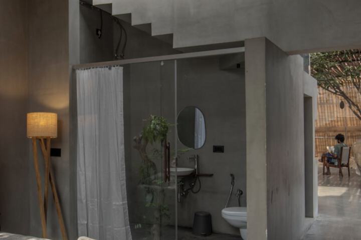 Room 3 of 9