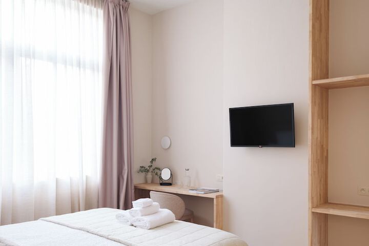 Room 13 of 30