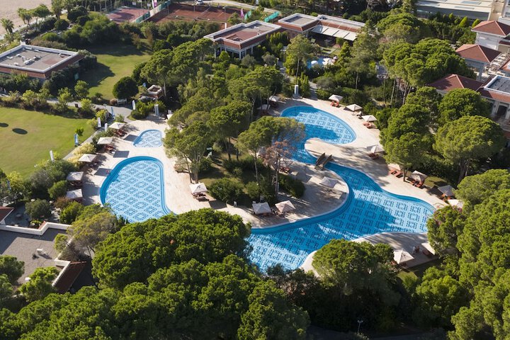 Pool 44 of 186