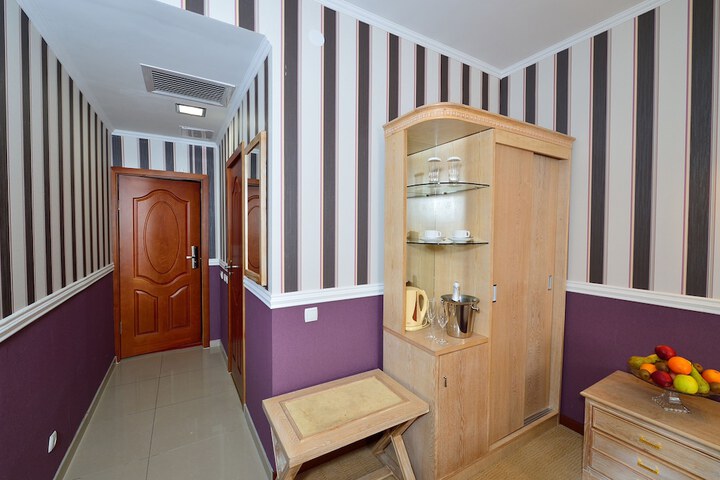 Room 13 of 23