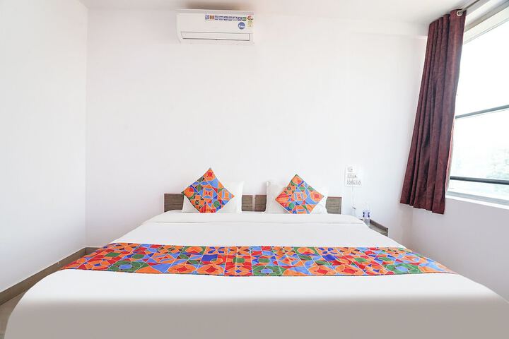 Room 18 of 28