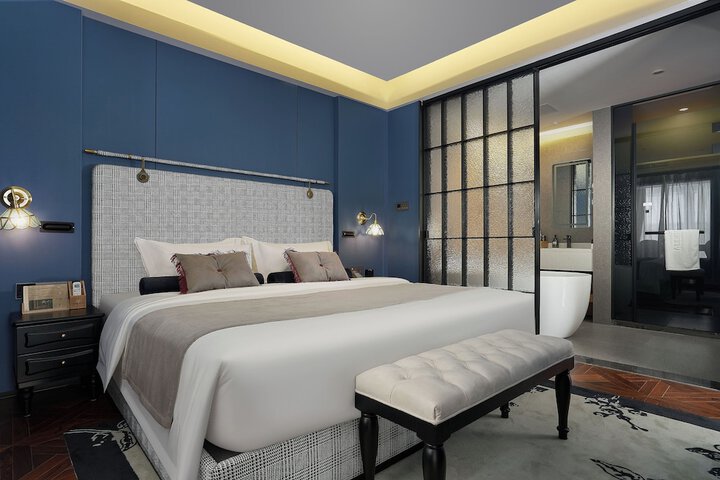 Room 40 of 96