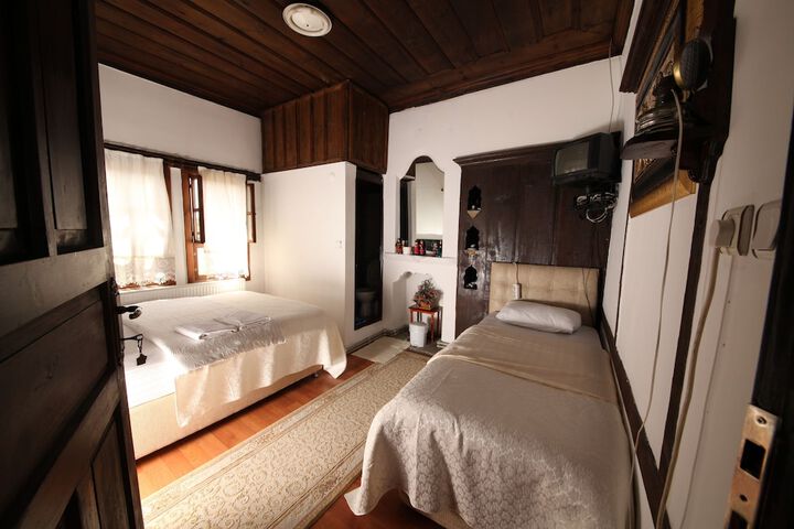 Room 9 of 46