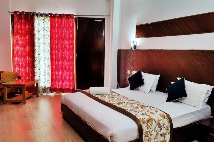 Room 6 of 33