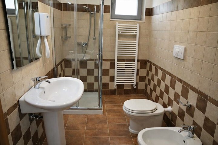 Room 5 of 23