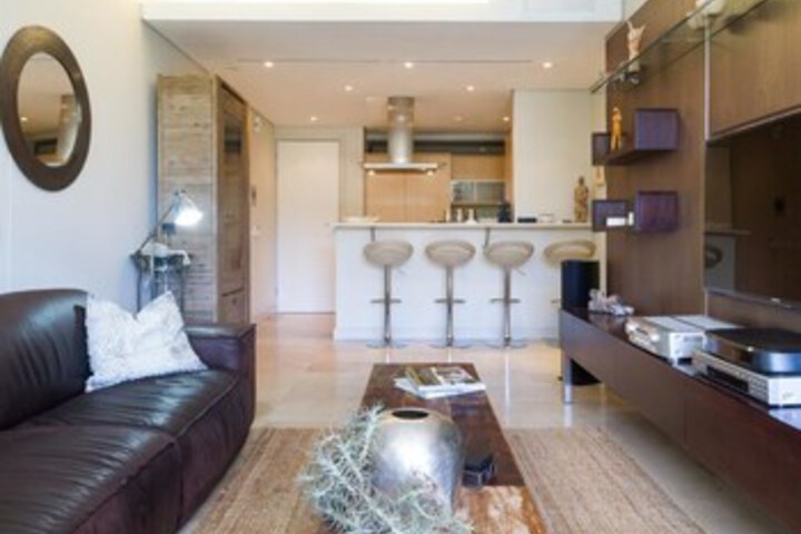 Room 4 of 6