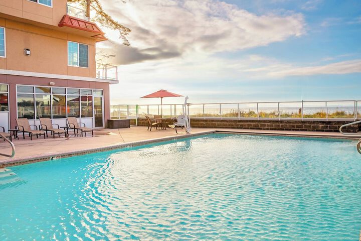 Hotel Pool