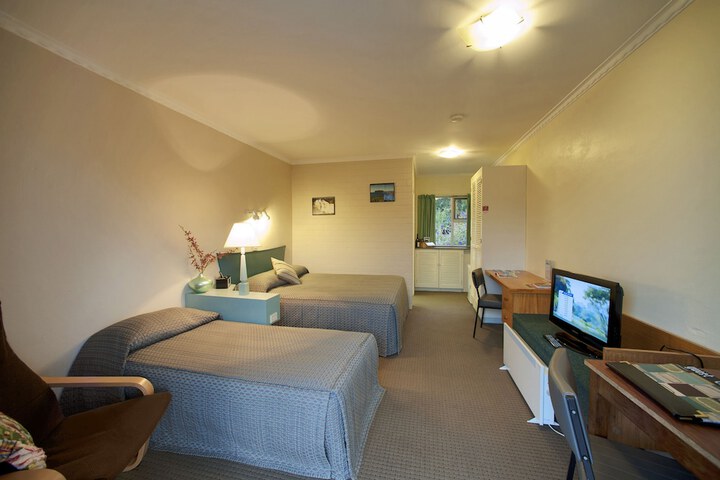 Room 6 of 43