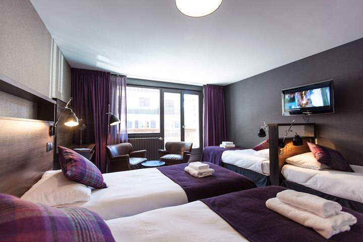 Room 12 of 191
