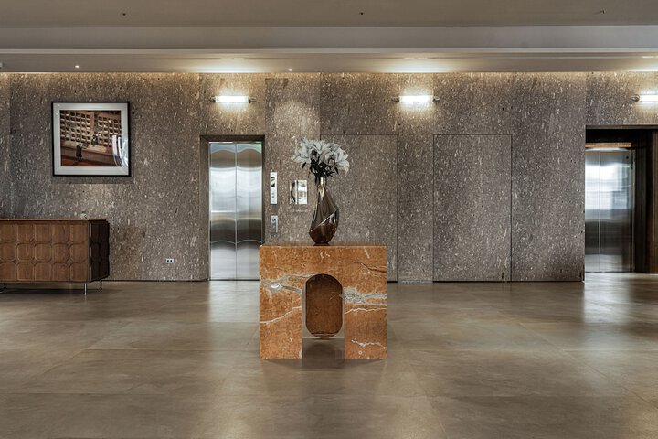 Entrance & Lobby