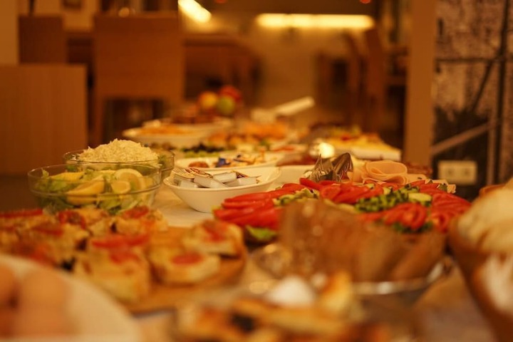 Dining 64 of 70