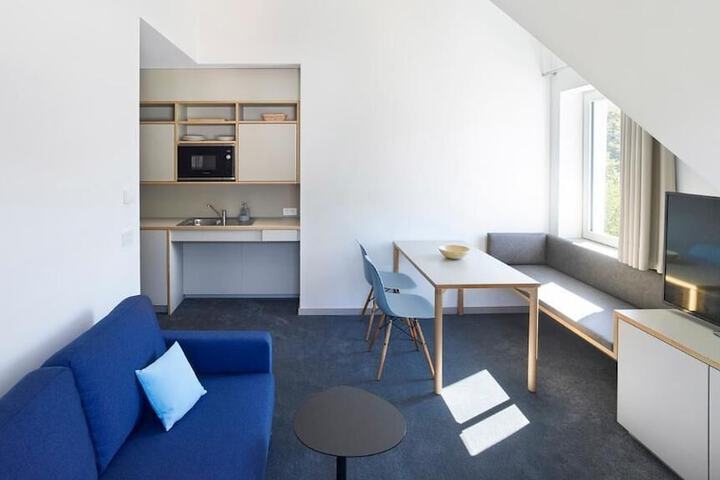 Room 6 of 17