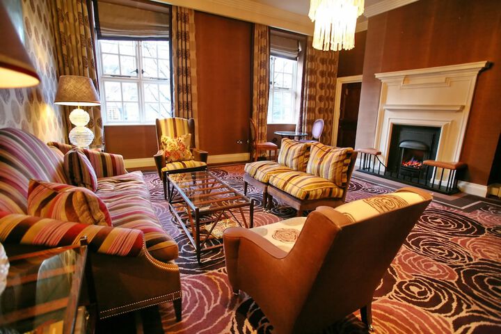 Entrance & Lobby