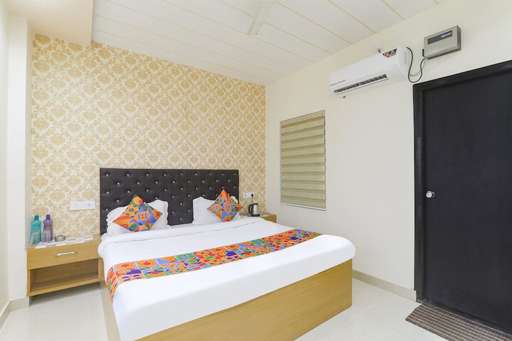 Room 15 of 27