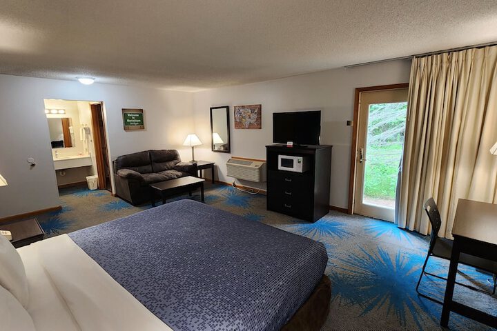 Room 27 of 80