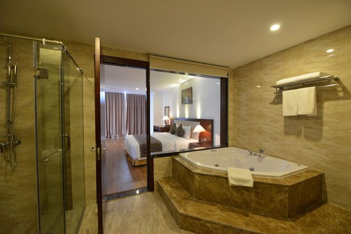 Room 5 of 61