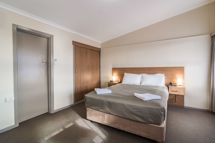 Room 15 of 60