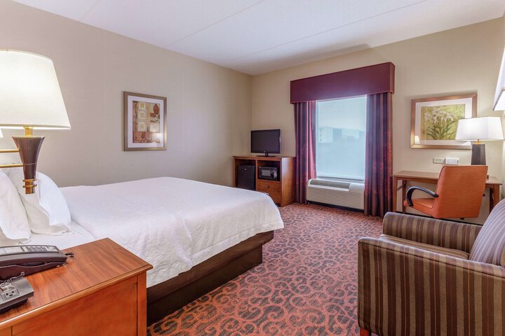 1 King Bed (3 of 12)