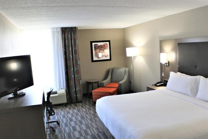 Standard | King Bed (8 of 13)