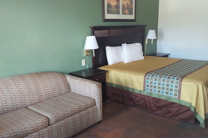 1 King Bed (1 of 3)