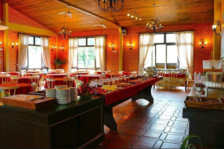 Dining 81 of 108