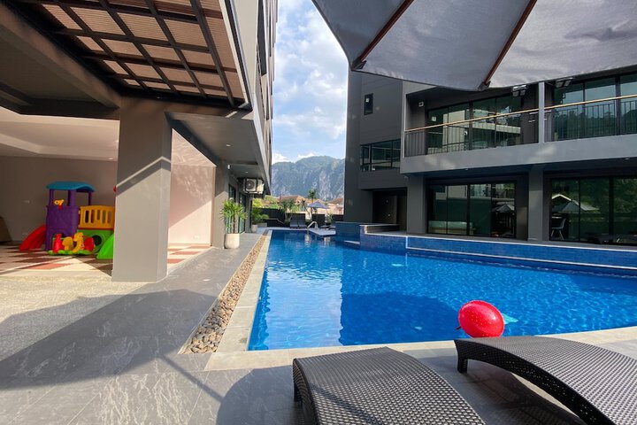 Pool 62 of 102