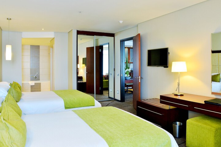 Room 25 of 137