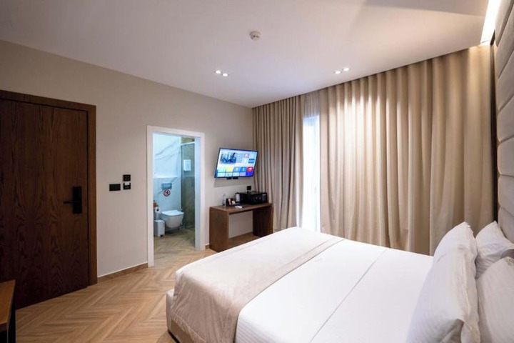 Room 31 of 265