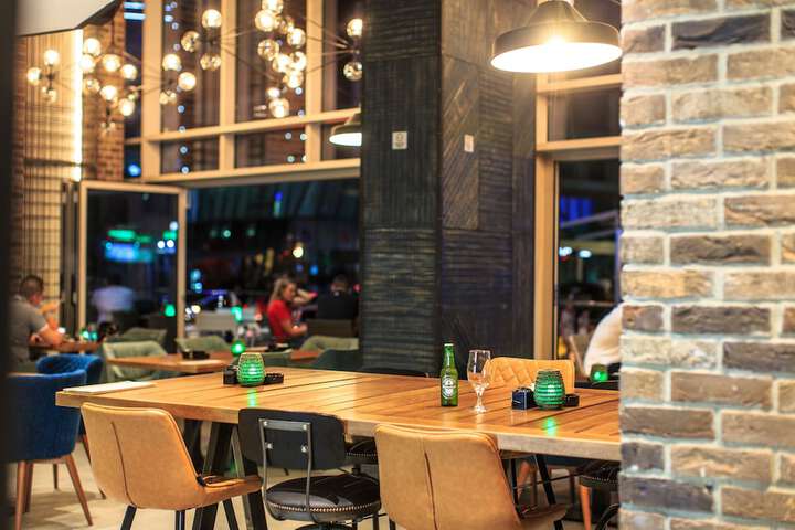 Lounge 56 of 76