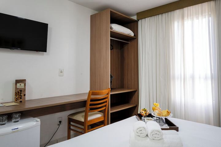 Room 5 of 37