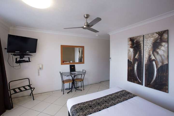 Room 5 of 5