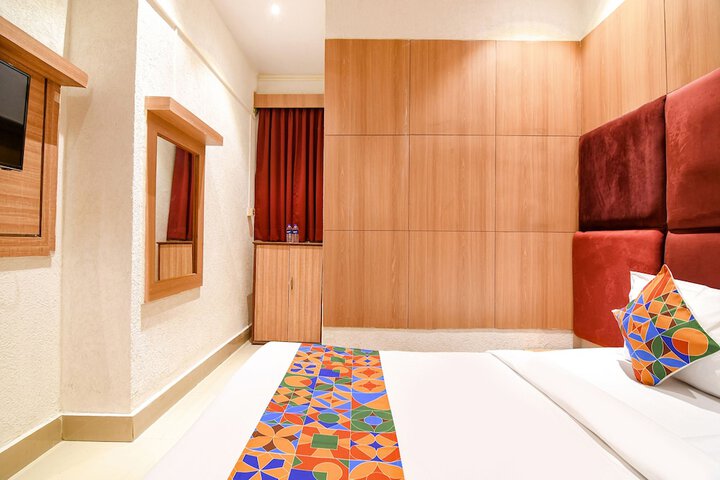 Room 32 of 38