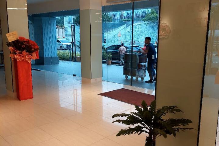 Guest Lobby